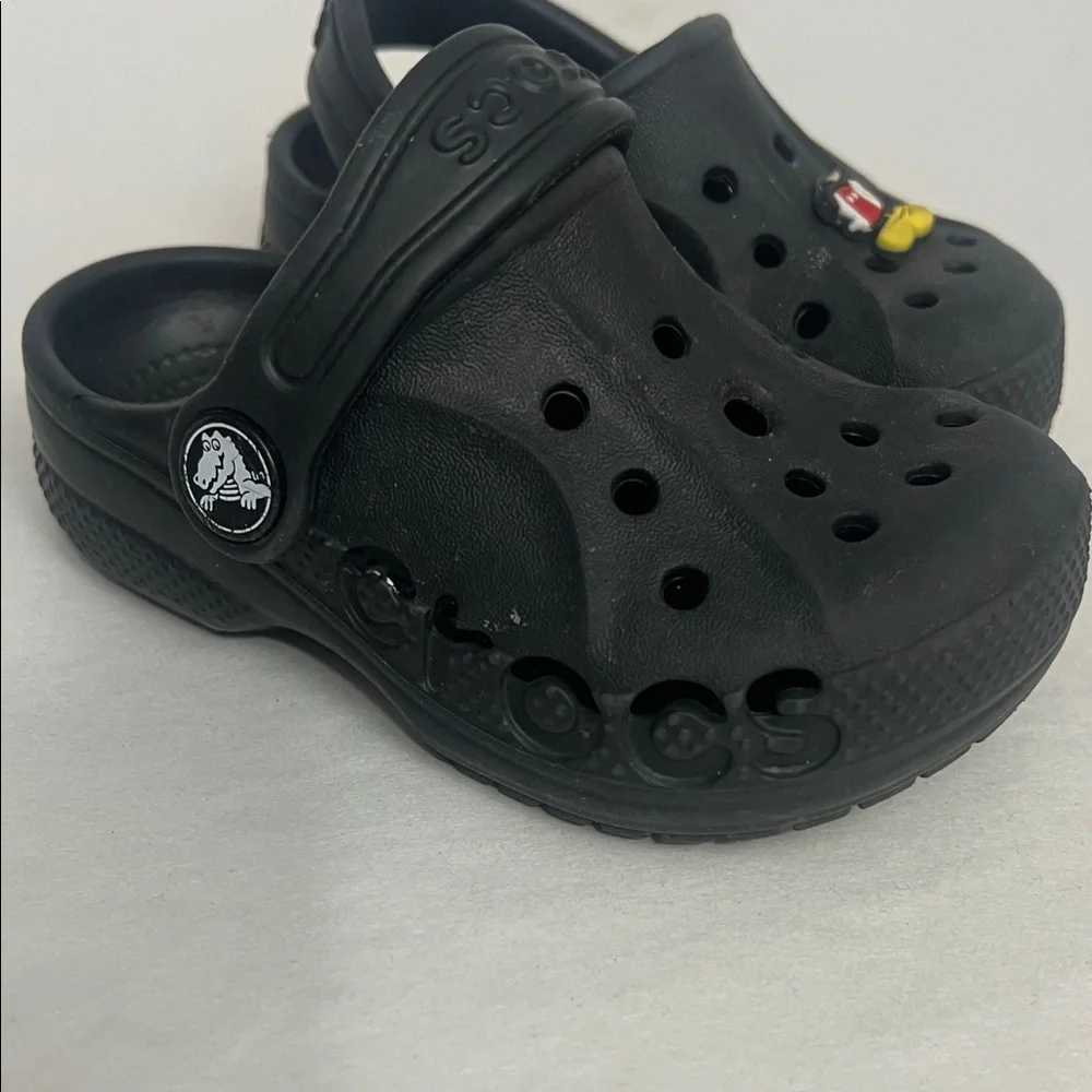CROCS Kids Black Sandals sz 6